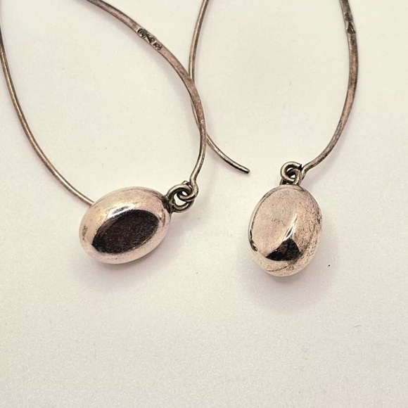 Silpada Silver Earrings with Teardrop Design and Minimalist Style - Picture 6 of 7